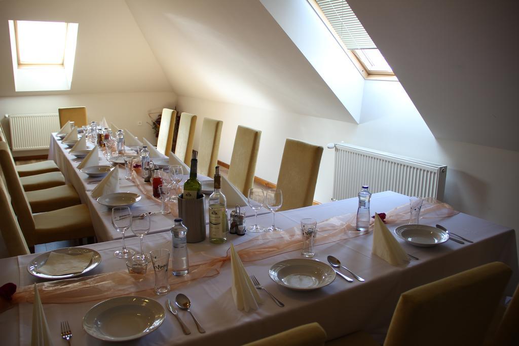 Sabbia Ristorante - Reštaurácia a Ubytovanie Prievidza Esterno foto