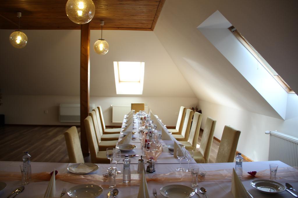 Sabbia Ristorante - Reštaurácia a Ubytovanie Prievidza Esterno foto