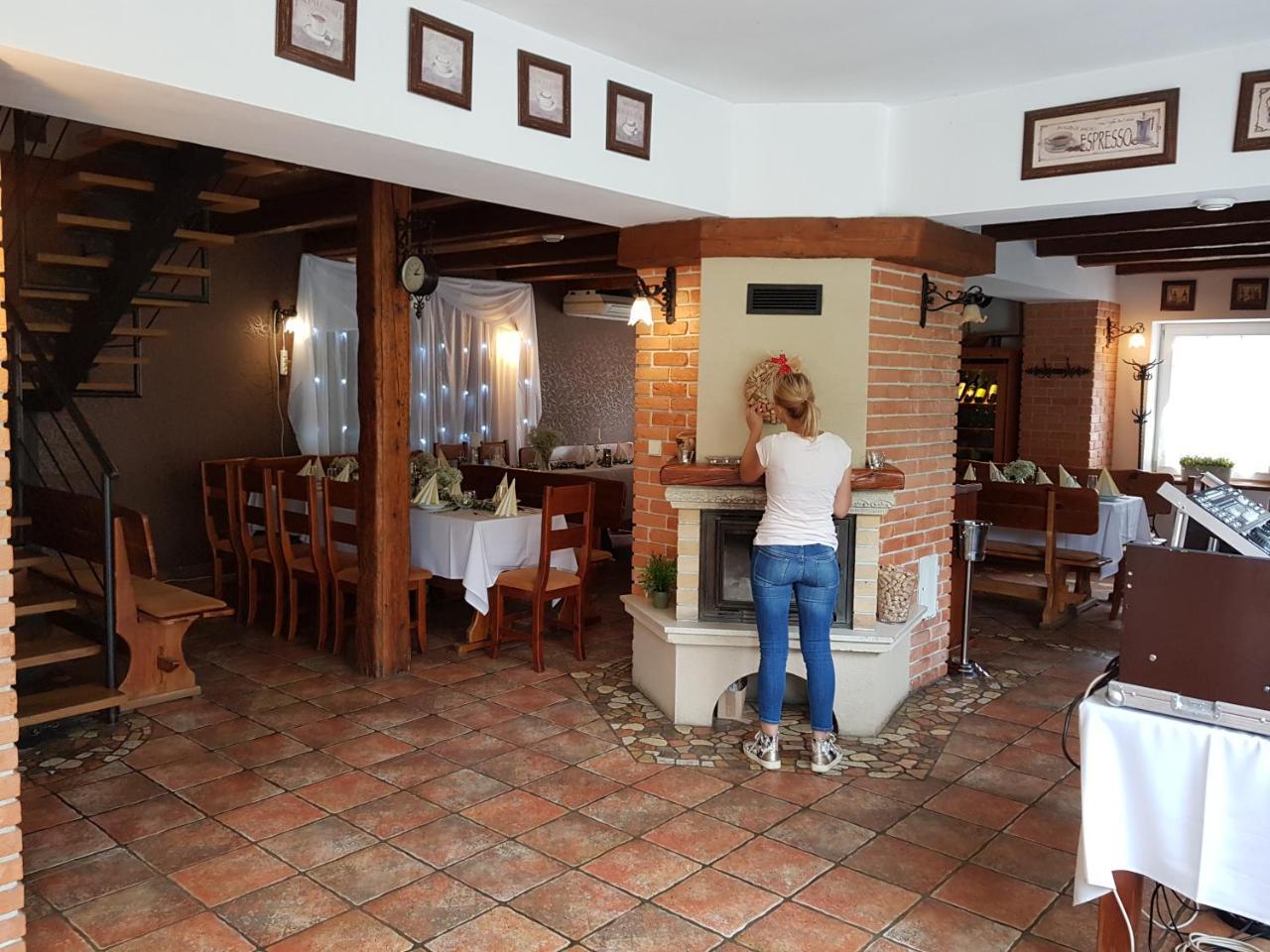 Sabbia Ristorante - Reštaurácia a Ubytovanie Prievidza Esterno foto